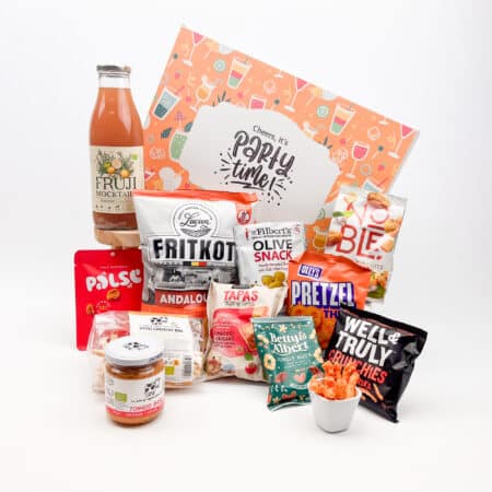 Apero box XL met fles mocktail gepresenteerd in de giftbox