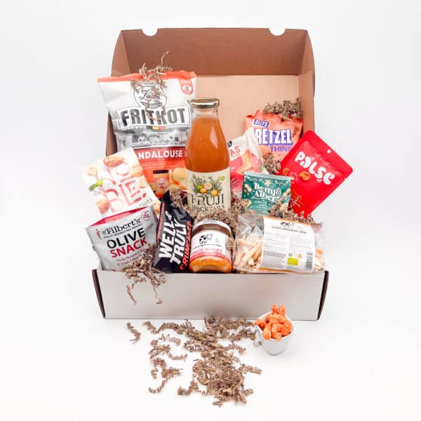 Apero box XL met fles mocktail gepresenteerd in de giftbox