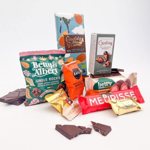 Mooi bedrukte geschenkbox, formaat small, gevuld met chocolade producten en persoonlijke kaartje