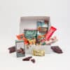 Mooi bedrukte geschenkbox, formaat small, gevuld met chocolade producten en persoonlijke kaartje