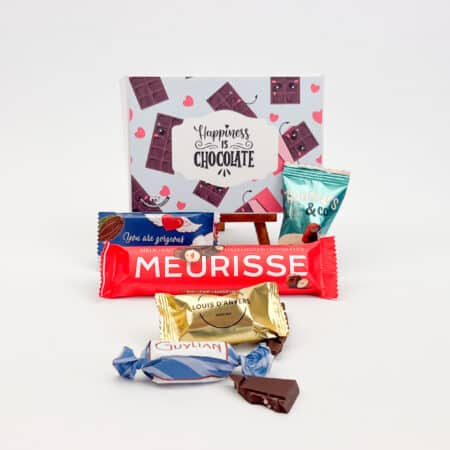 Mooie geschenkbox XS met opdruk naar wens en kaartje. Gevuld met selectie lekkere chocolade producten