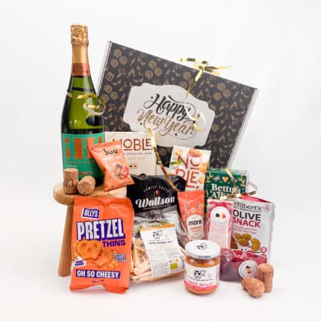 Nieuwjaarsgeschenkbox XL met Cava, apero en feestelijke sweets