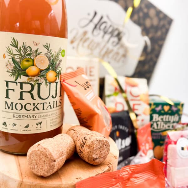 Nieuwjaarsgeschenkbox XL met mocktail, apero en feestelijke sweets