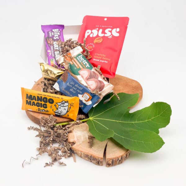 Medium giftbox gevuld met plant based snacks en drinks